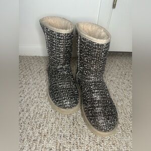 UGG Classic Short Frill Black Boots Women's size 10